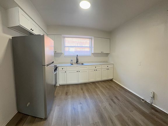 3rd image of 5451 Playa Way #2