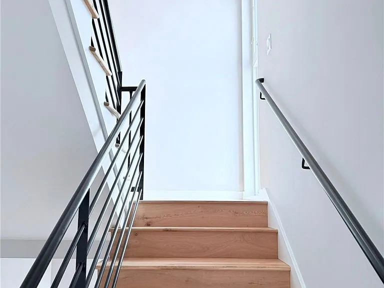 1729 S Barrington Ave #3 — Photo 6