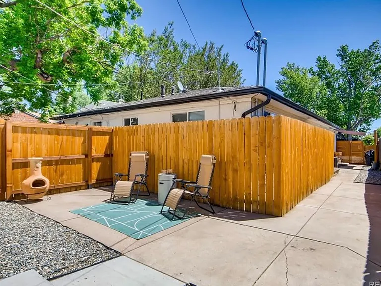 1377 Wolff St — Photo 3