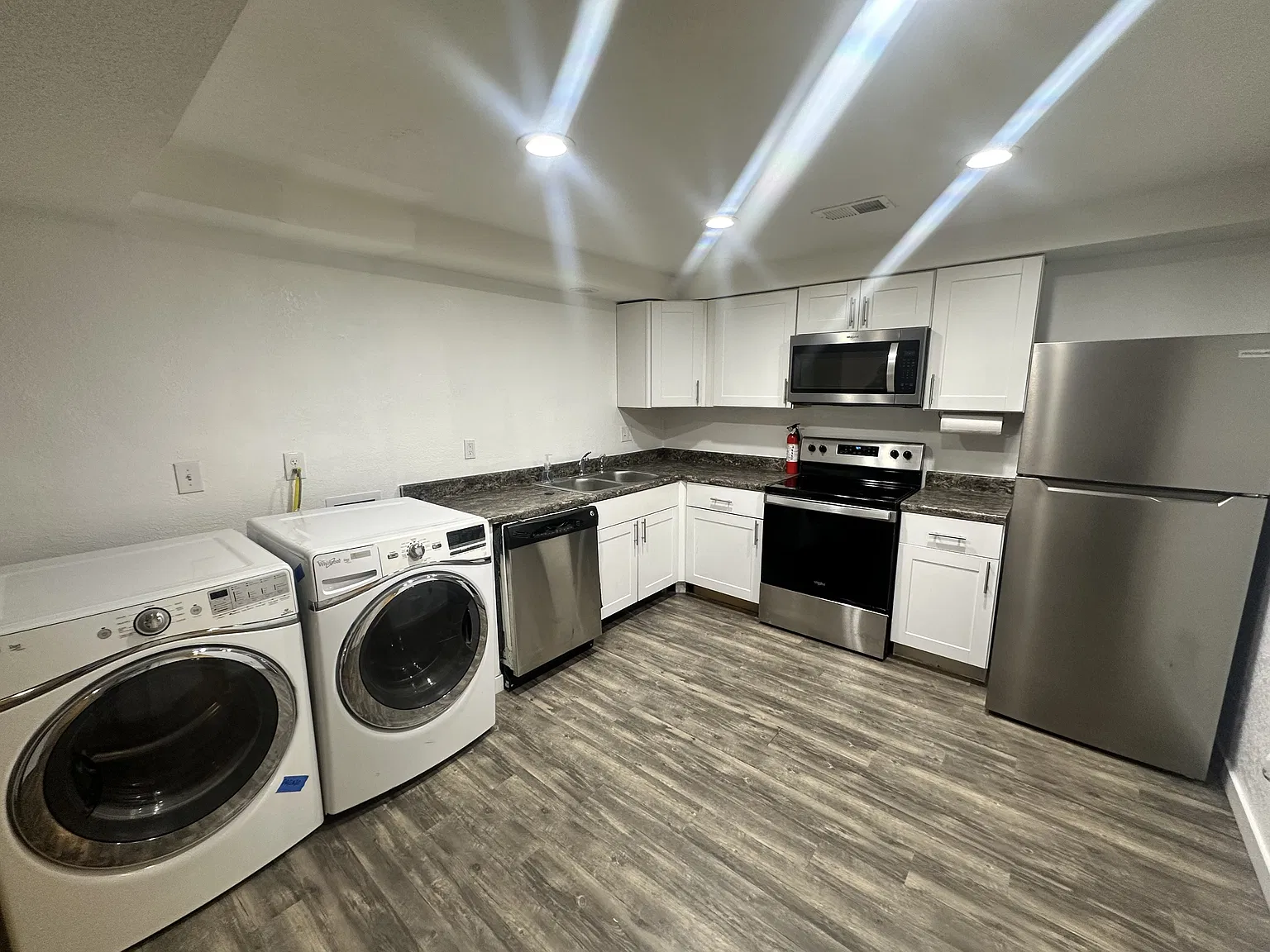 4640 South Acoma Street - B — Photo 3