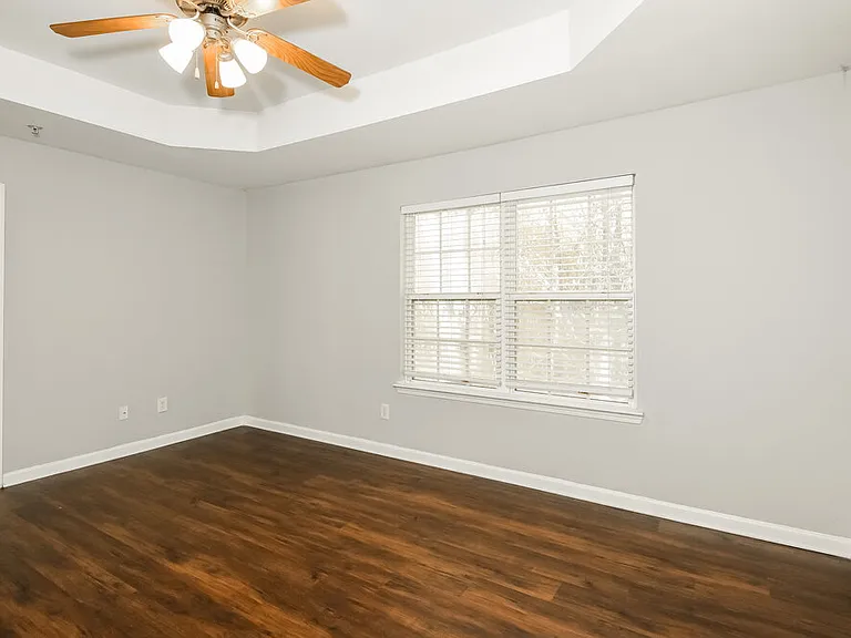 204 Ranier Ct — Photo 9
