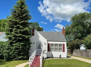 807 13th St NW, Minot, ND 58703