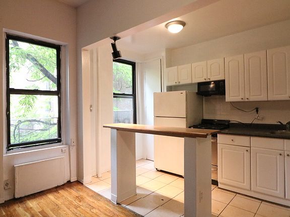 2nd image of 370 W 46th St #2B