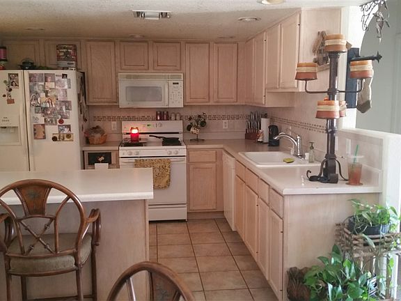 3rd image of 11641 S Glenwood Ave
