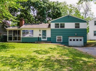 205 Shore Acres Dr, Rochester, NY 14612