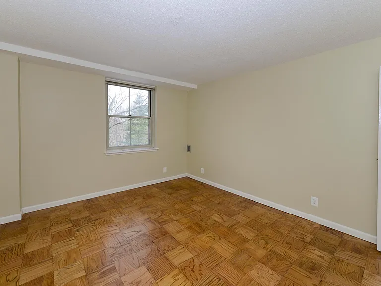 2030 N Adams St — Photo 8