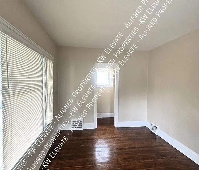 3435 W 44th St #LOWER — Photo 3