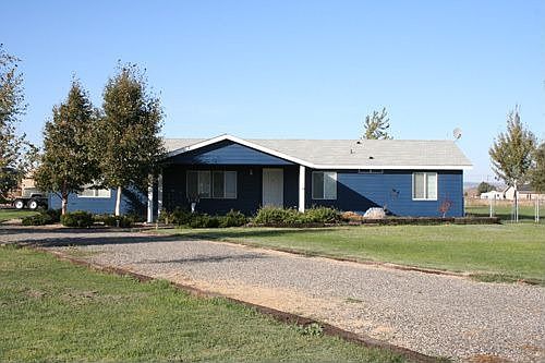 front view of house (from south)