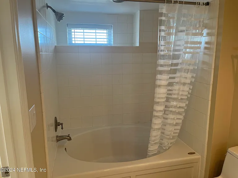 400 E Bay St #402 — Photo 68