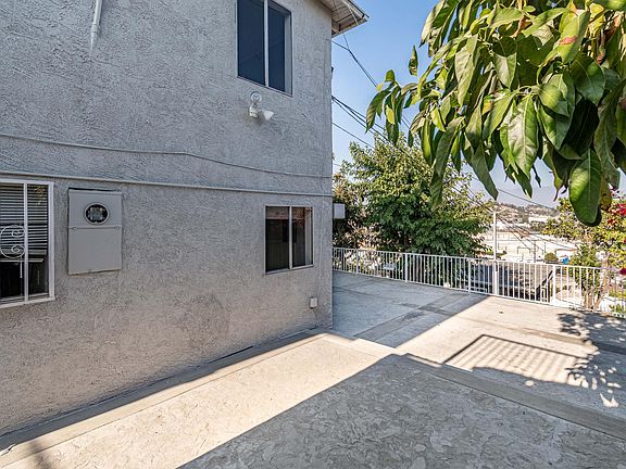 4th image of 1526 Attridge Ave #1/2
