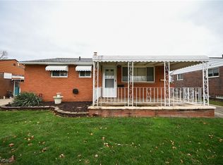 6419 Ledgebrook Dr, Brookpark, OH