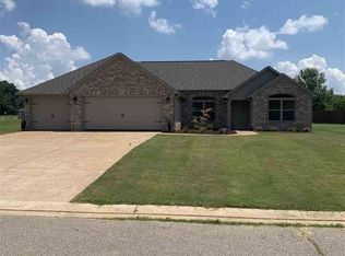 52 Summer Tree Dr, Jackson, TN 38305