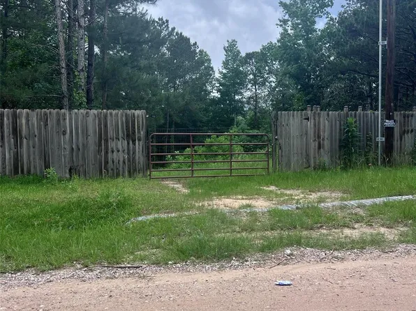 967 Big Foot Wallace Trl, Livingston, TX 77351