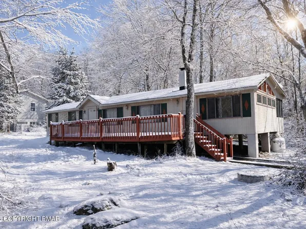 134 Wyalusing Dr, Pocono Lake, PA 18347