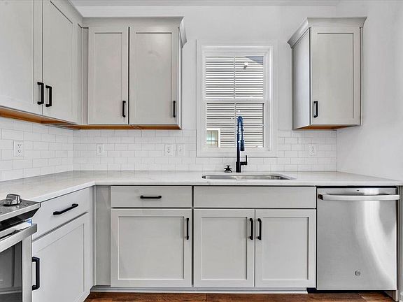 5th image of 2127 McCarters Way