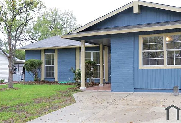 815 Hickory Hill Dr — Photo 1