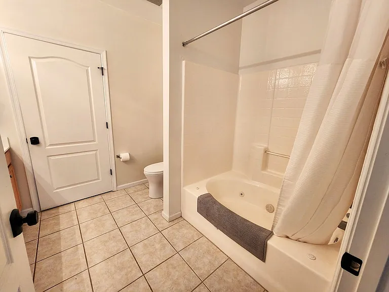 522 Knolls Dr #306 — Photo 3
