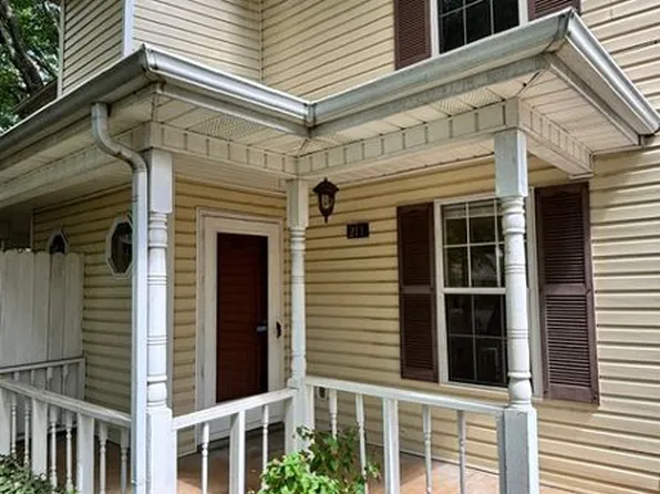 211 Hillside Ct, Murfreesboro, TN 37130