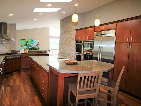 Gourmet Kitchen with Bar