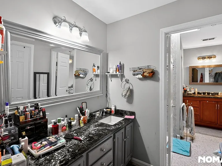 13648 Spinning Wheel Dr — Photo 32