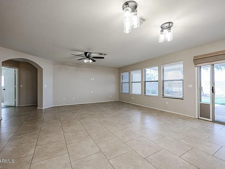 26224 N 40th Pl — Photo 11