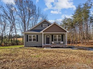 1060 Lewis Rd, Burns, TN 37029