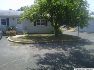 15 Camelia Ln #B, Jackson, NJ 08527