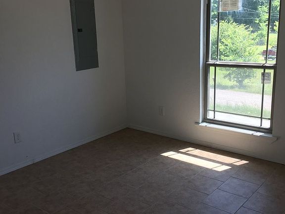 5th image of 1621 Cherry St
