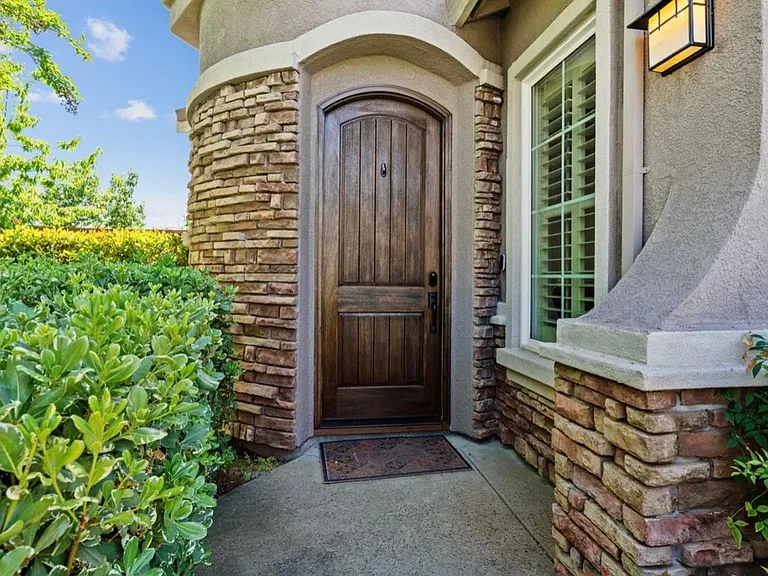 1166 Villagio Dr — Photo 4