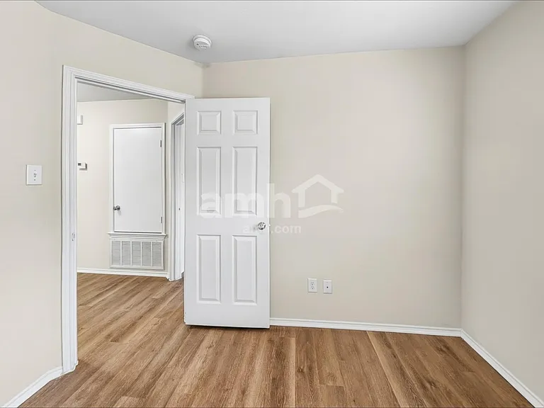 2288 Green Meadows Ln — Photo 13