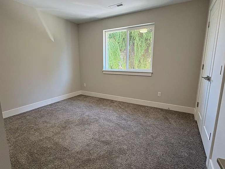 3611 NE Minnehaha St #B — Photo 7