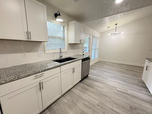 5th image of 705 Wehring Ln