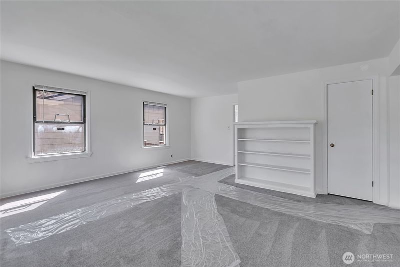 5th image of 9013 11th Ave SW
