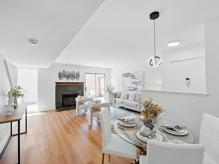 656 Ash Ct — Photo 2