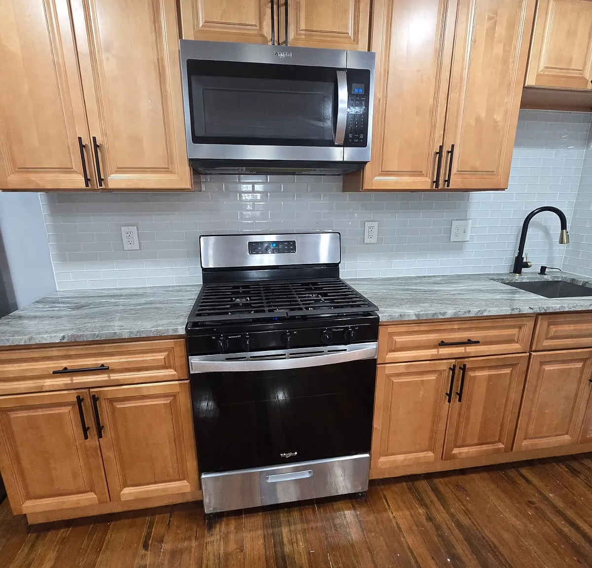 3 bed, 1100 sqft, $2,800 — Photo 3