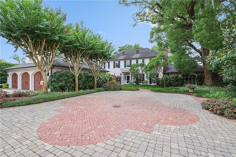 1st image of 975 Greentree Dr