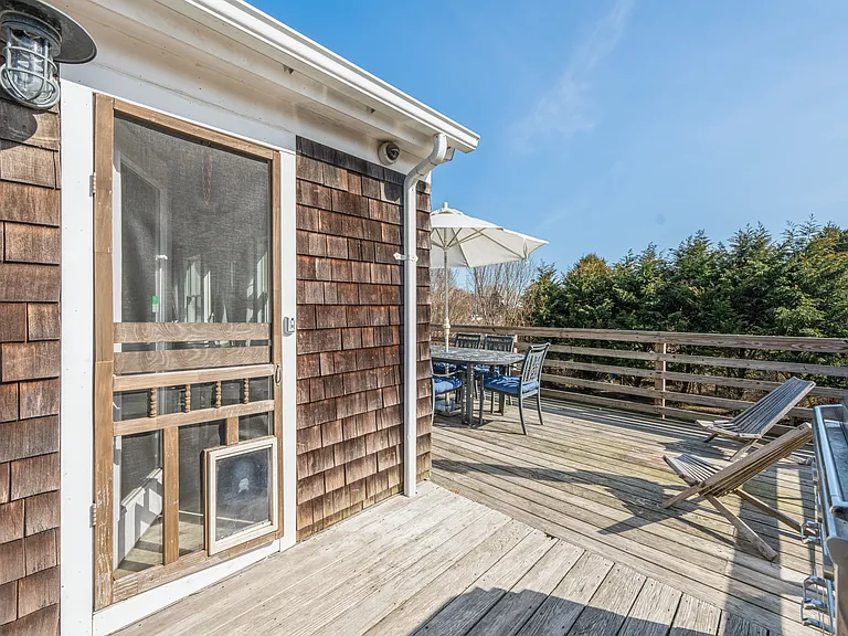 33 Hoppin Ave — Photo 15