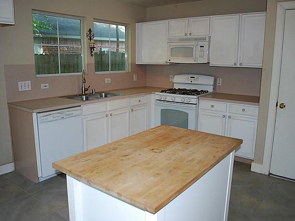 4th image of 17135 Yeoman Way
