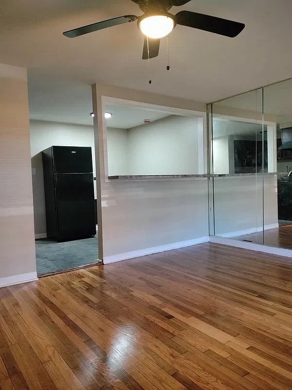 5 bed, 2.0 bath, 1745 sqft, $2,000 — Photo 2