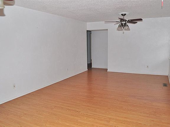 2nd image of 4501 SE 149th St