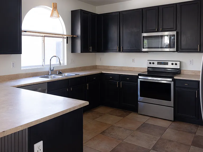 9016 W Preston Ln — Photo 3