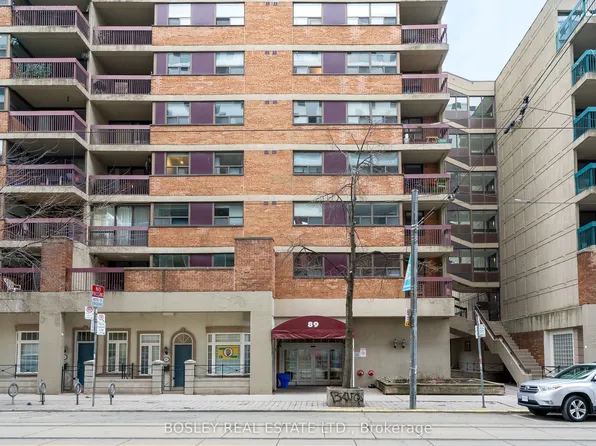 89 McCaul St W #613, Toronto, ON M5T 2X3