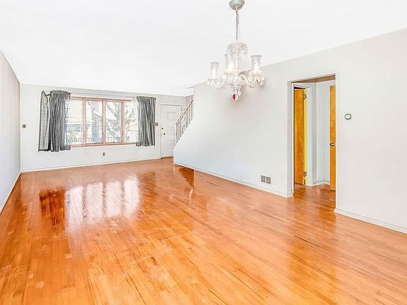 4th image of 134 W 49th St