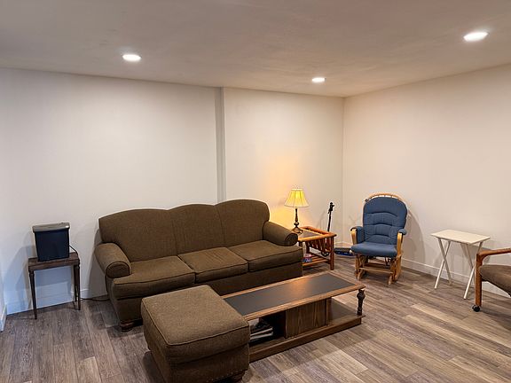 4th image of 701 S 1st St Room E