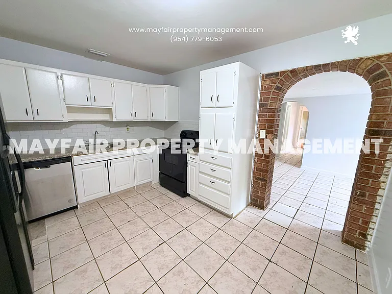 1329 NW 7th Ave — Photo 2
