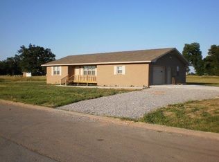 13472 Loyle Ln, Gravette, AR 72736