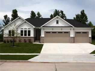 14623 Brookview Dr, Urbandale, IA 50323