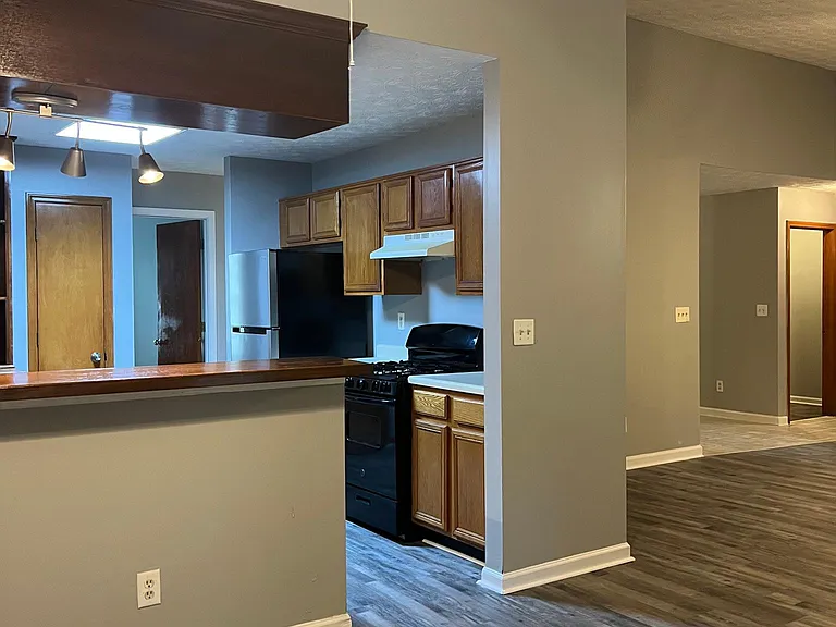 695 Paris Dr — Photo 8