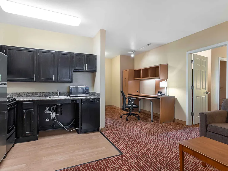 2 Bedroom Suite - 2 Queen Beds