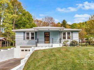 104 Durham Pl, Swannanoa, NC 28778